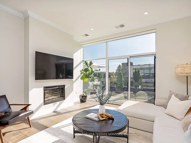 1878 Gordon St #202 — Photo 10