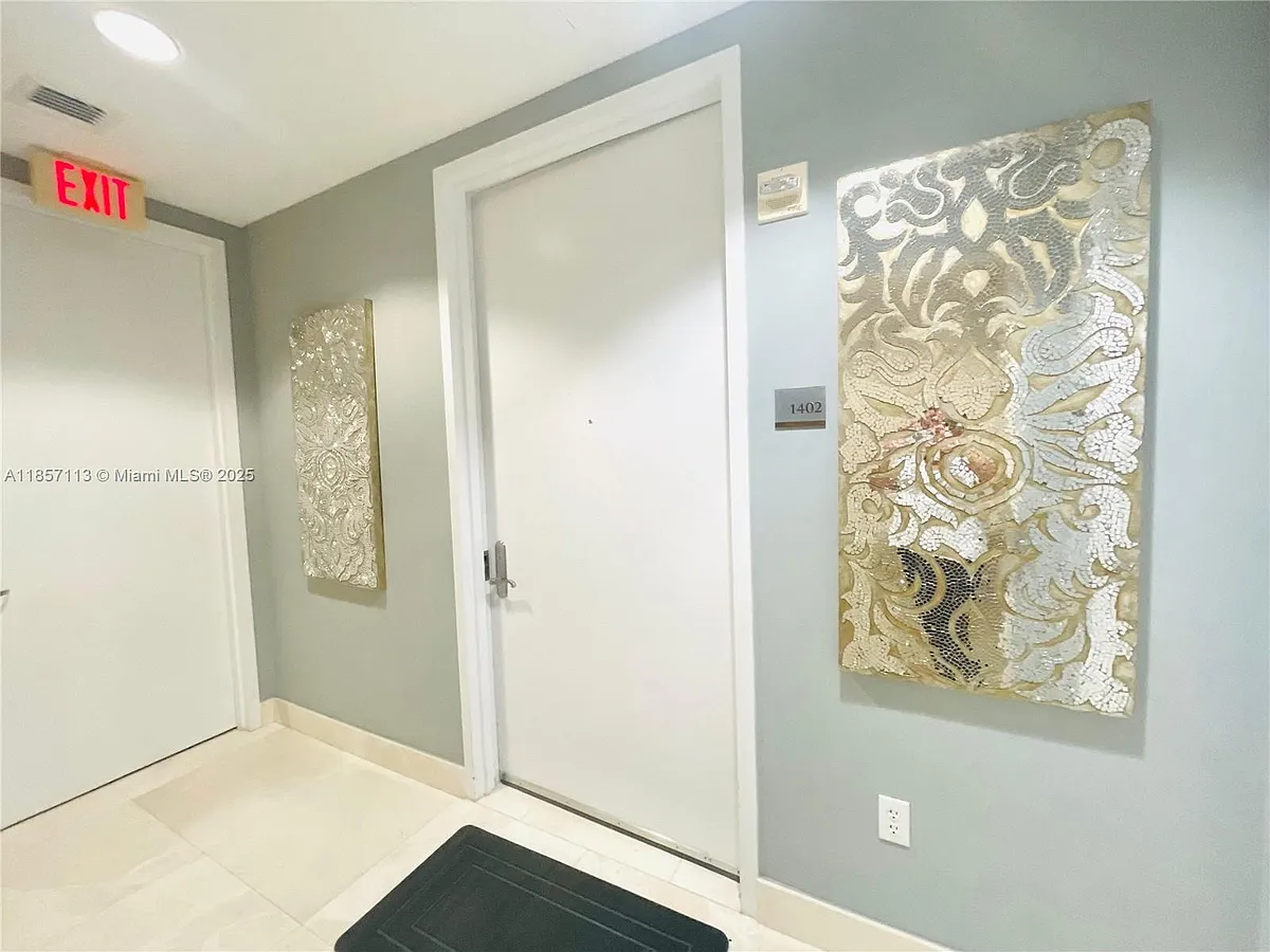 Building Photo - 16001 Collins Ave #1402