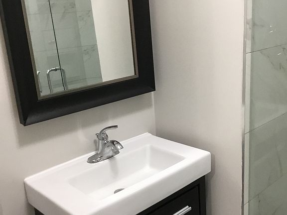 3rd image of 9 Quebec St #302