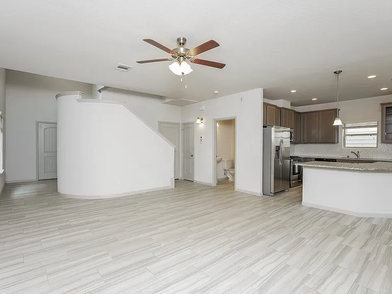 7918 Fijian Cypress Dr — Photo 3