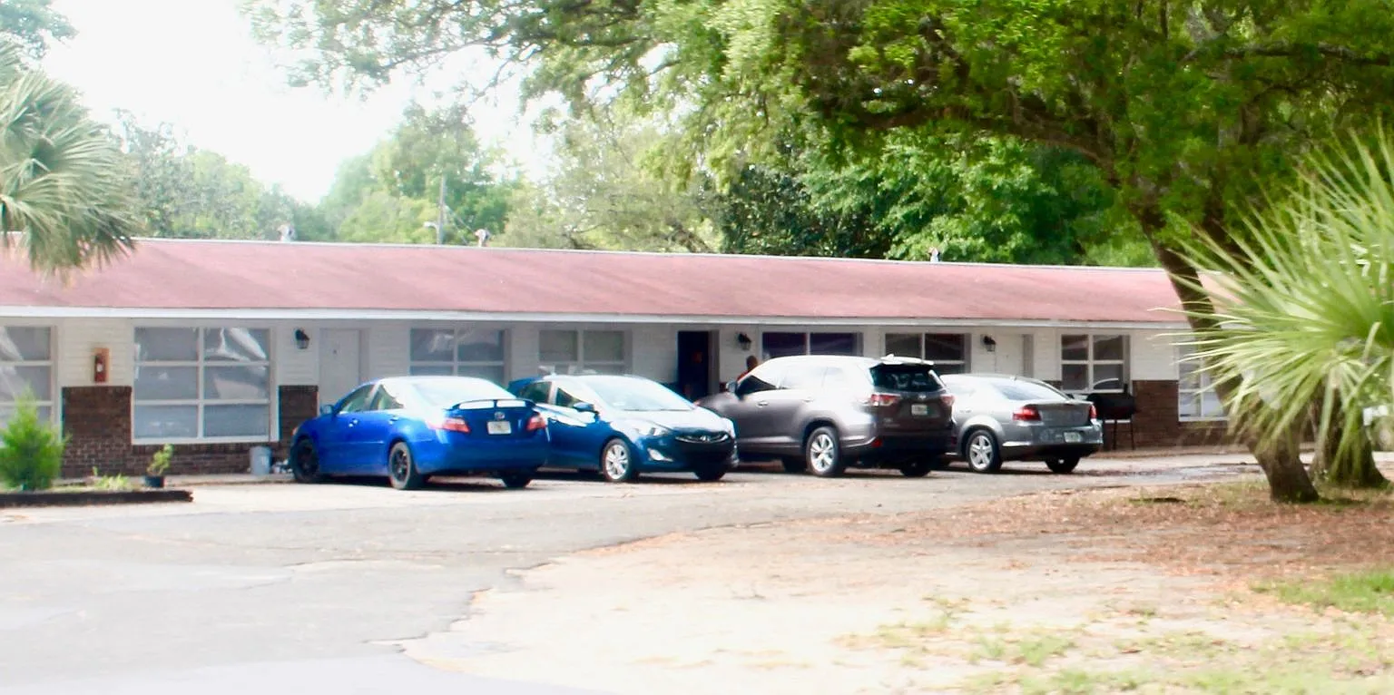 Affordable 1 Bedroom 1 Bath 40 Eglin St Apt I '' Great Location And Price $ 1000.00 '' — Photo 1