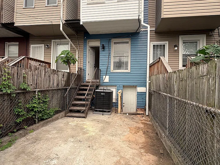 820 N Streeper St #MAIN — Photo 16