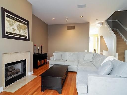 2nd image of 2515 N Seminary Ave #G