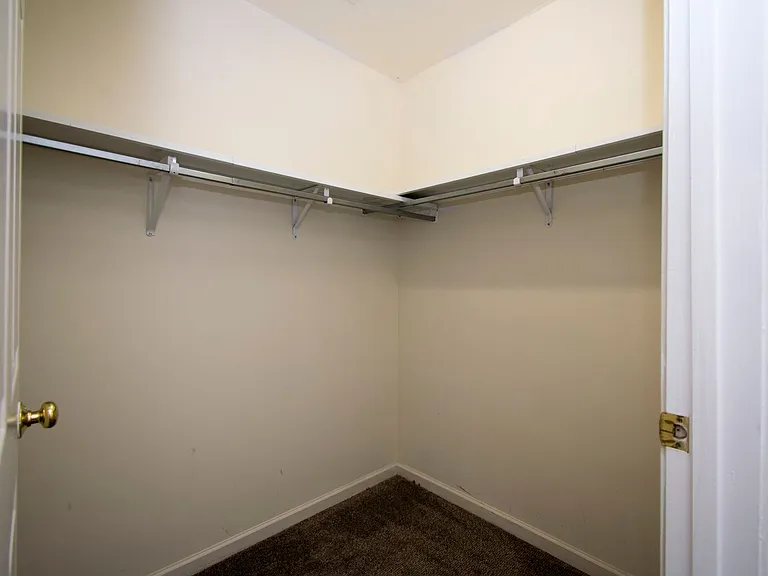1117 Plymouth Dr — Photo 9