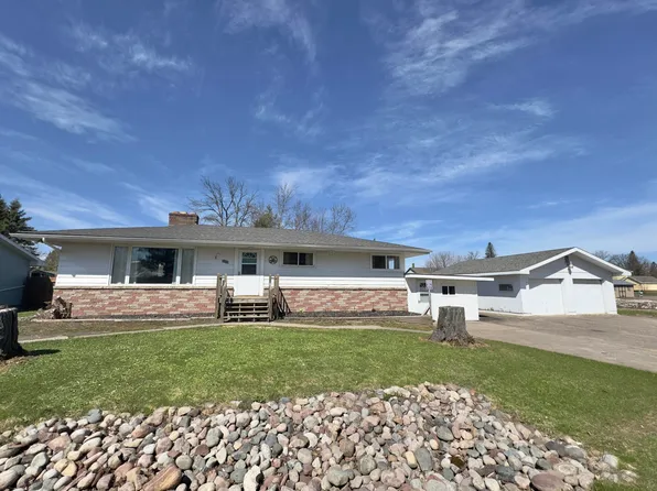 2002 John St, Sault Sainte Marie, MI 49783