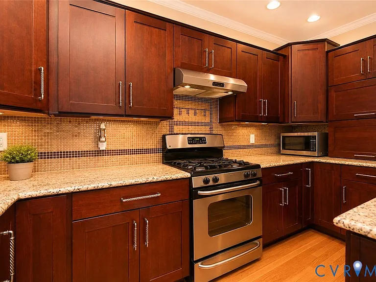 11320 Sadler Oaks Dr — Photo 21