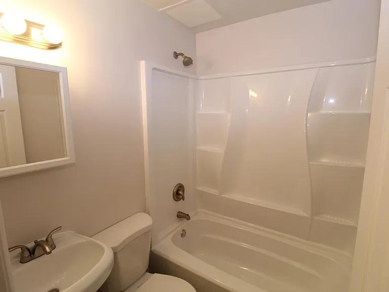 11125 Youngstown Pittsburgh Rd #4 — Photo 13