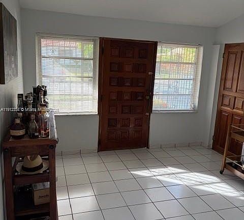 3rd image of 1911 SW 23rd St