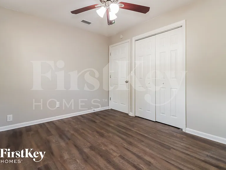 9303 N Edison Ave — Photo 12