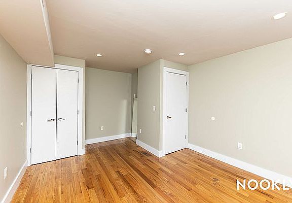 3rd image of 218 Stanhope St APT 3L