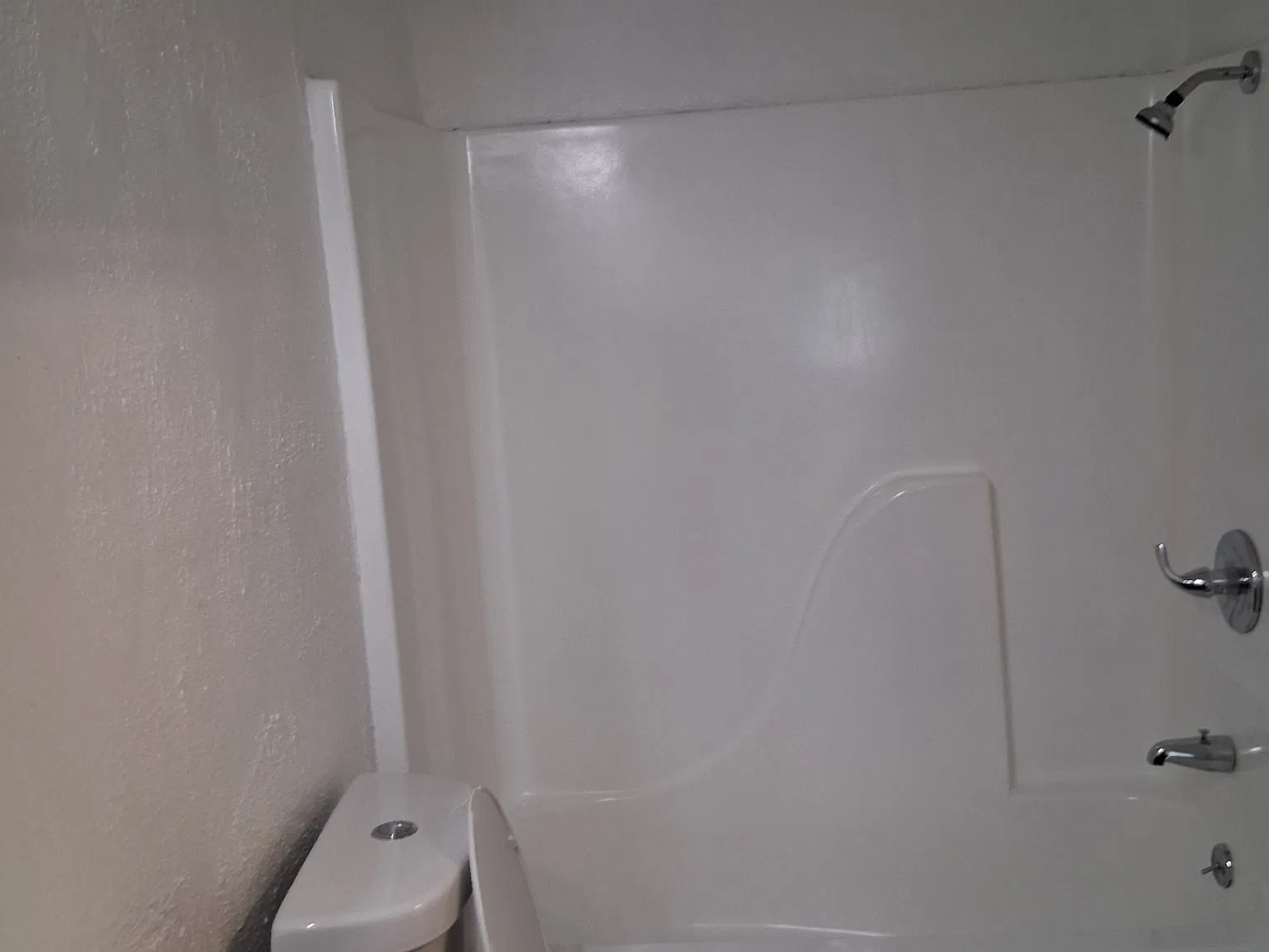 4 bed, 1350 sqft, $2,000 — Photo 3