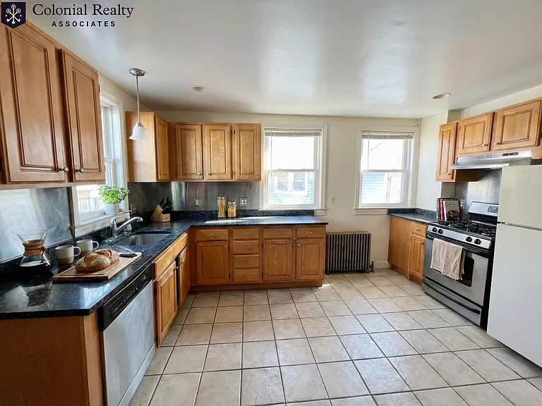40 Hooker St #2 — Photo 12