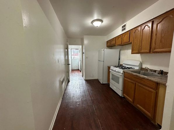 1103 E 216th St FLOOR 1