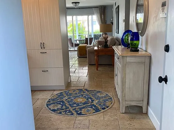 53 High Point Cir W APT 112, Naples, FL 34103