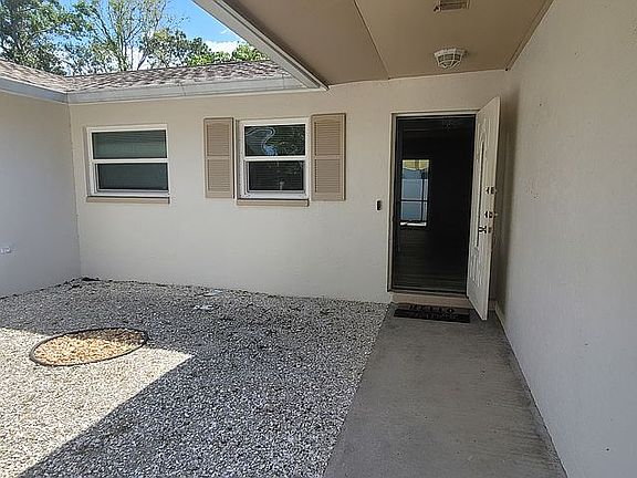 Atrium to front door