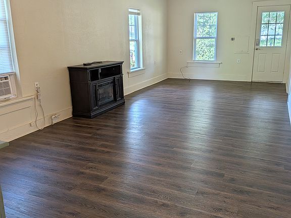 2nd image of 221 Bennett Blvd