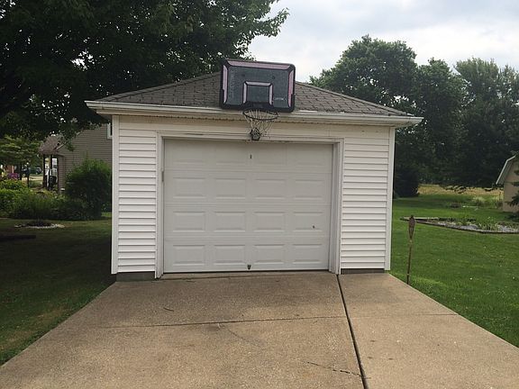 2nd image of 305 West St