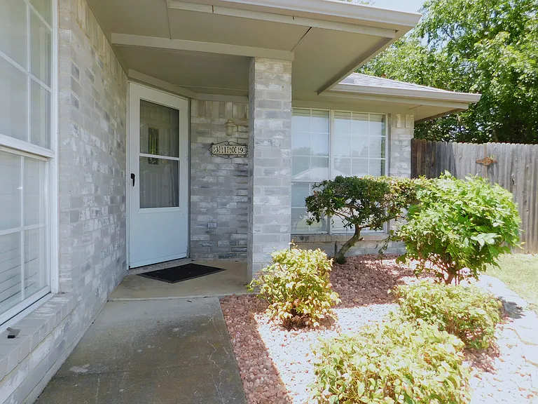 3109 N Bell Ave — Photo 3