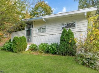 89 Mohawk Trl, Ringwood, NJ 07456