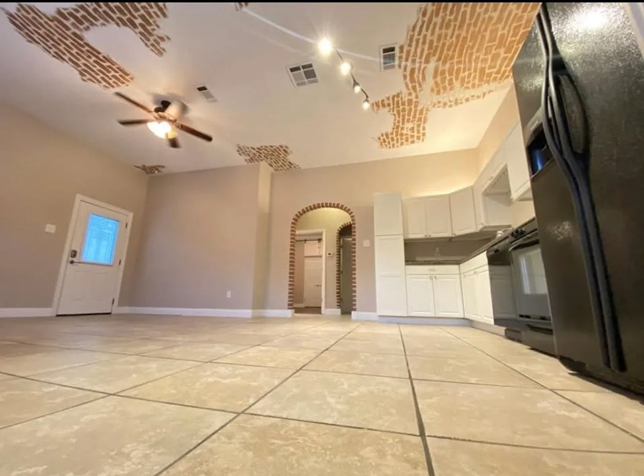 2 bed, 1200 sqft, $1,600 — Photo 1