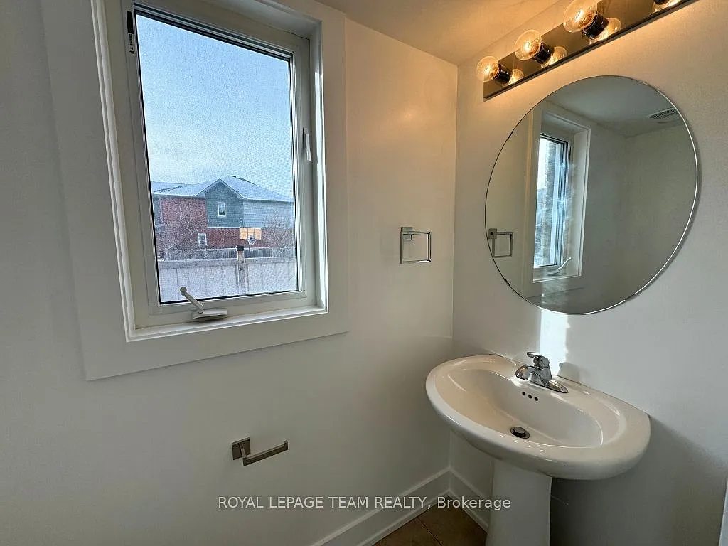 3 bed, $2,700 — Photo 4