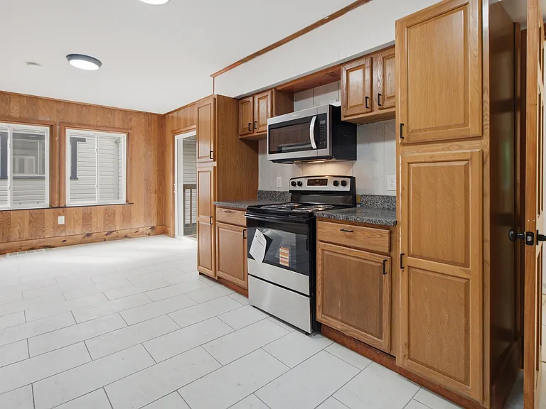 113 Buckhannon Ave — Photo 9