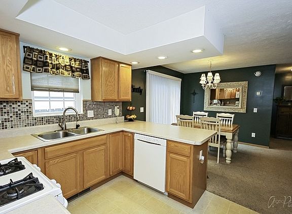 4th image of 37477 N Grand Blvd