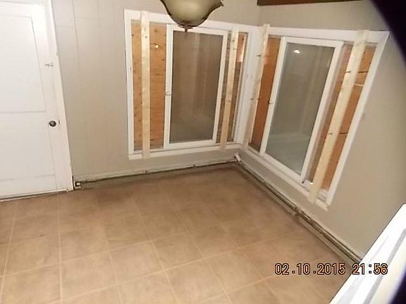 4th image of 333 Ferris Ave