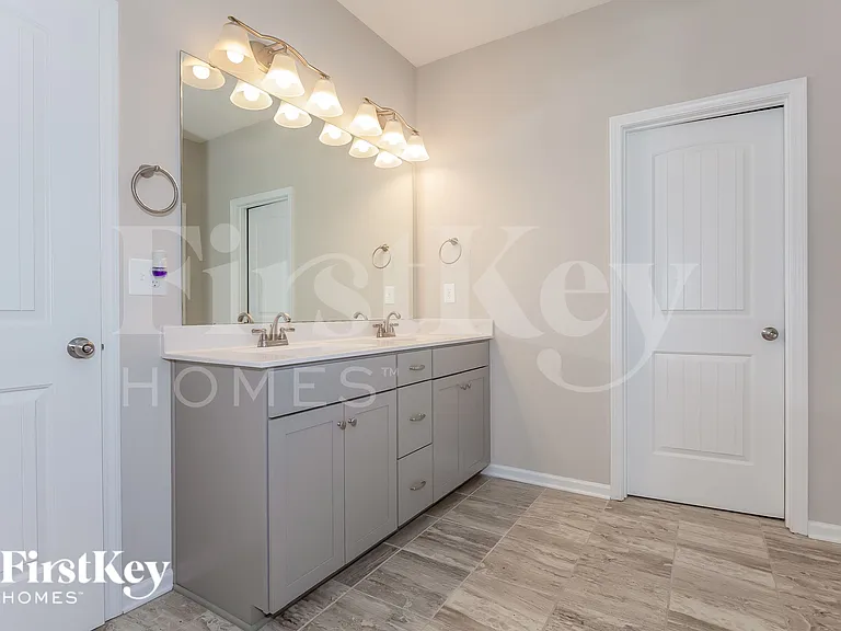 5521 Begonia St — Photo 13