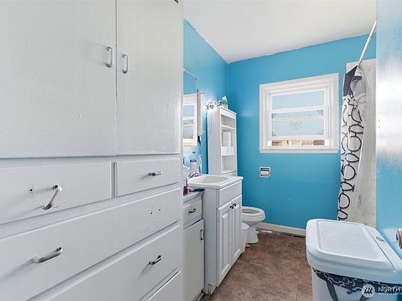 5th image of 103 W 6th Avenue