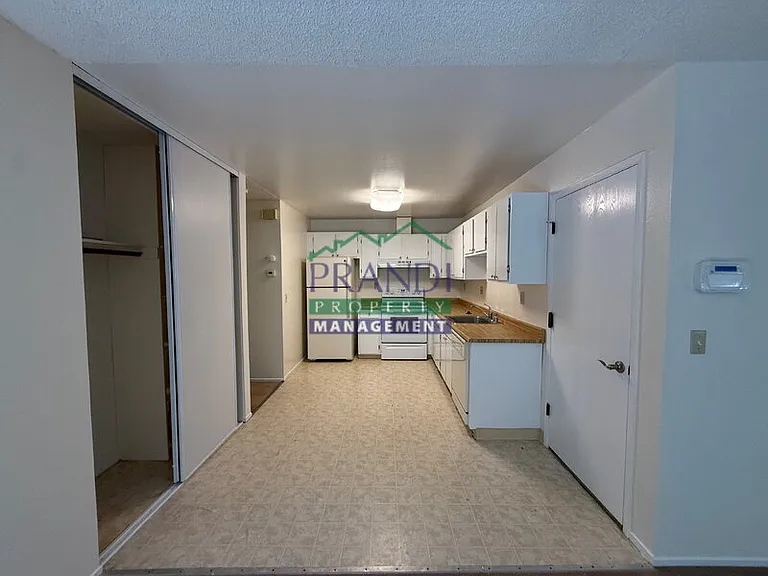 1591 Merritt Dr — Photo 5