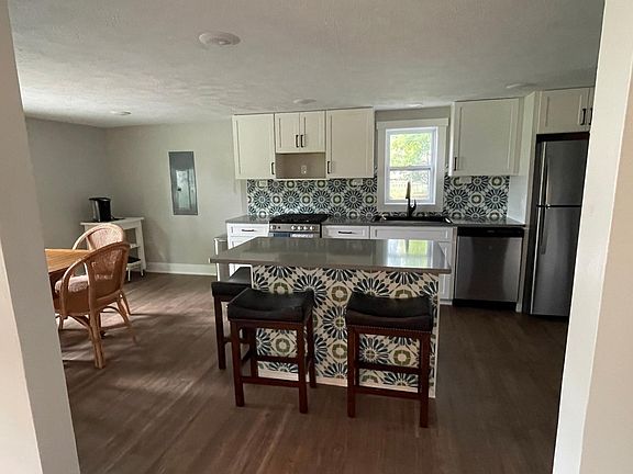 4th image of 1946 Archwood Dr