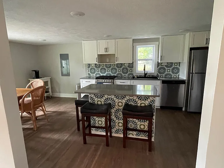 1946 Archwood Dr — Photo 4