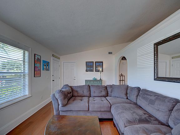 4th image of 2071 SW Brisbane St