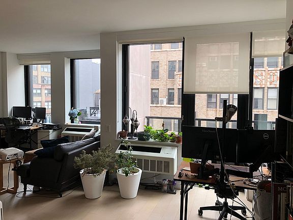5th image of 221 W 29th St #15D