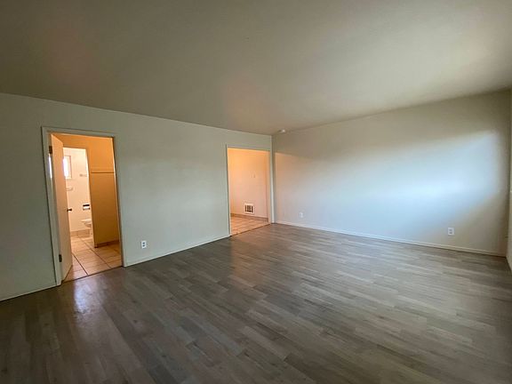 5th image of 223 S Pleasant Ave APT 8