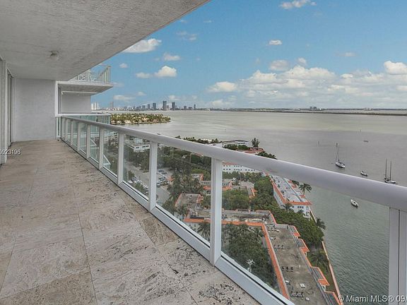 3rd image of 10 Venetian Way APT 2004