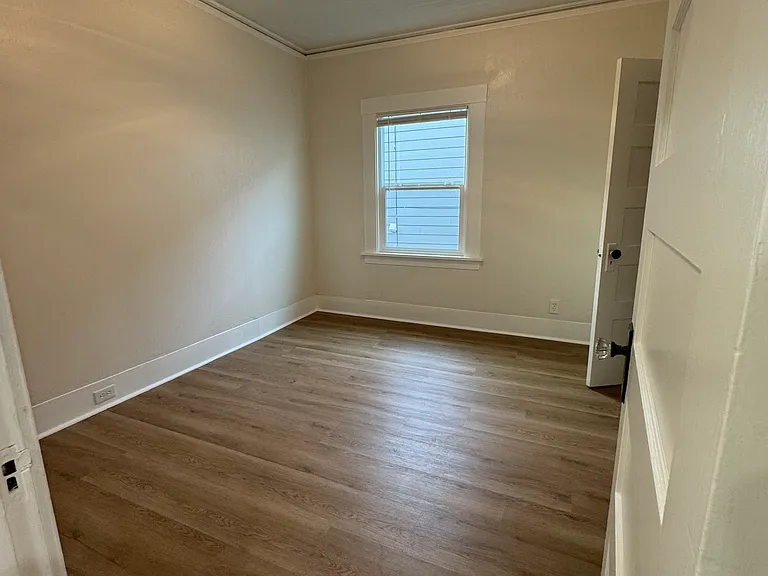 338 Garretson Ave — Photo 4