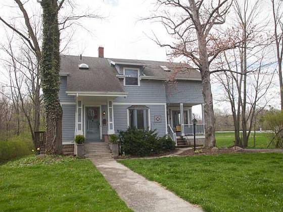1st image of 179 Morgan St