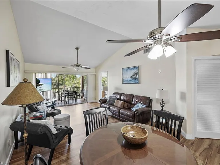 2050 W Crown Pointe Blvd #C-214 — Photo 3