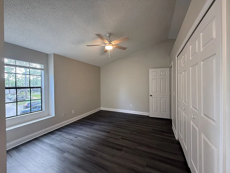 2982 Embassy Ct — Photo 18
