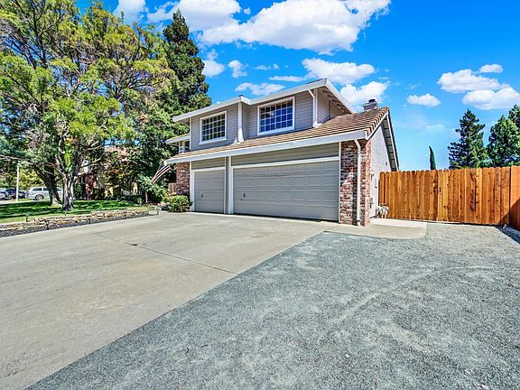 4th image of 869 Christine Drive