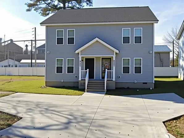 408 E Waddell St, Selma, NC 27576