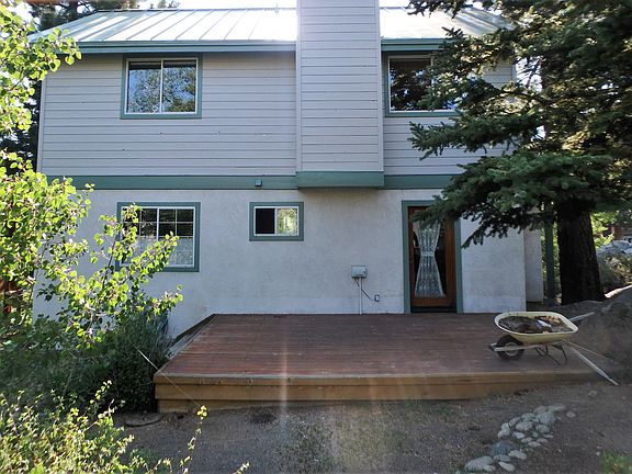 Lower private deck 