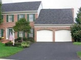 287 Robin Dale Dr, Leola, PA 17540