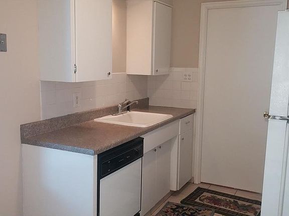 2nd image of 8922 Newkirk Dr