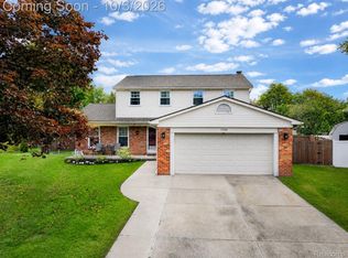 17459 Delaware Ct, Macomb, MI 48044