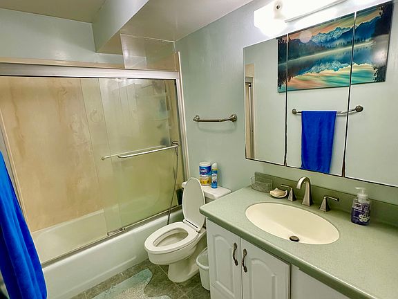 Your have a full private bathroom!