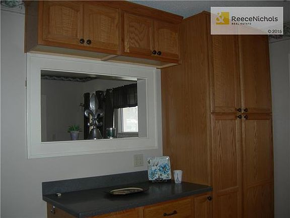 5th image of 1104 W College St