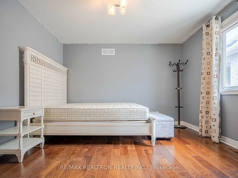 18 Ravine Edge Dr — Photo 21